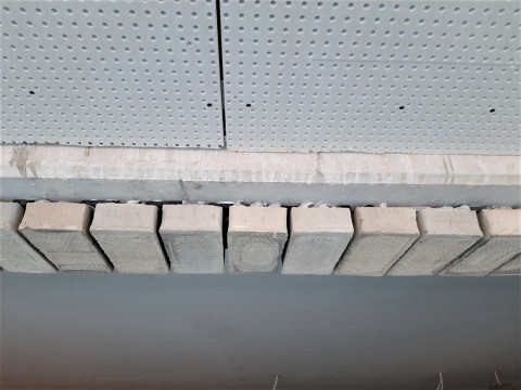 G70_Gevelsteen op plafond_zoom